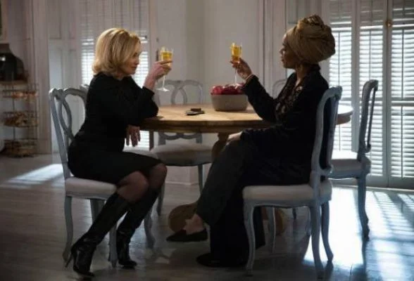 Coven: Fiona Goode fortalece aliança com Marie Laveau