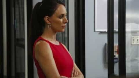 Revenge: Victoria descobre caixa infinito de Emily 1