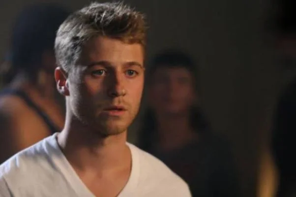 Ben McKenzie ganha papel em Gotham