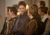 Reign: veja o vestido de noiva de Mary 6