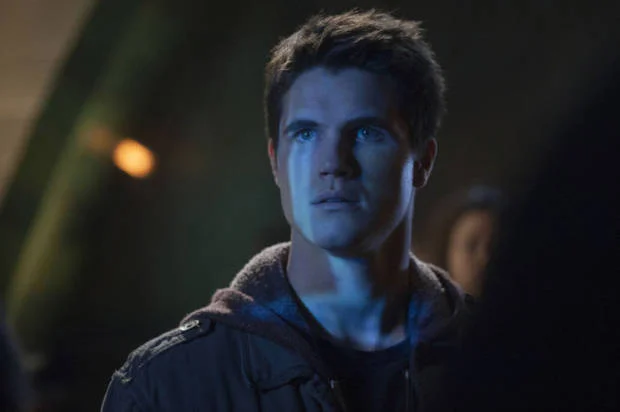 Robbie Amell ganha personagem em The Flash 2