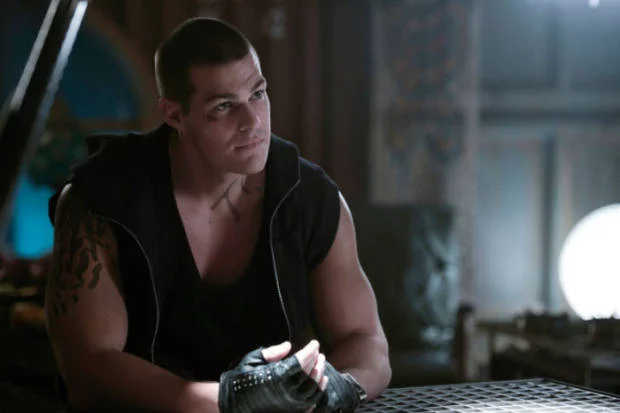 Greg Finley junta-se ao elenco de The Flash como Girder 2