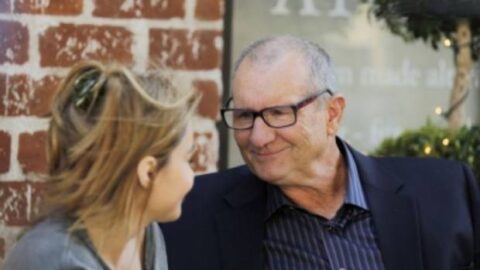 Modern Family comemora aniversário de Jay e Gloria 2