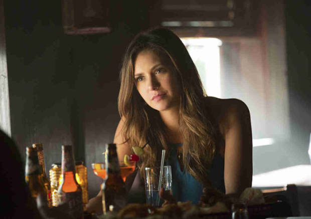 The Vampire Diaries: Elena e Stefan tentam esquecer o passado 2