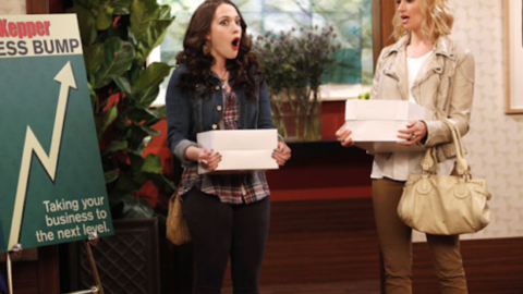 2 Broke Girls: protagonistas frequentam seminário de negócios