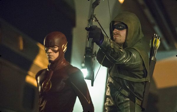 Confira imagens do crossover de Arrow e Flash 2