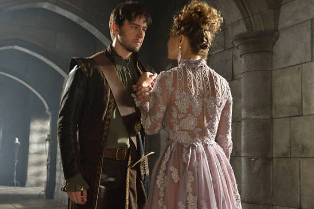 Reign: irmã de Francis visita a corte