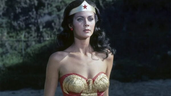 mulher maravilha Quantas atrizes interpretaram a Mulher-Maravilha na TV e no cinema?