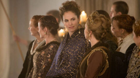 Reign: Amy Brenneman reprisa papel na segunda temporada