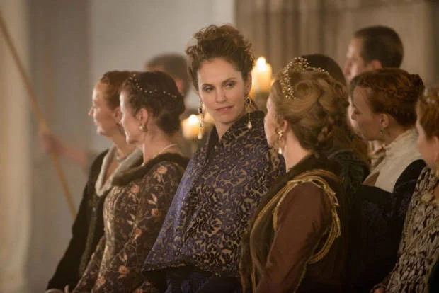 Reign: Amy Brenneman reprisa papel na segunda temporada