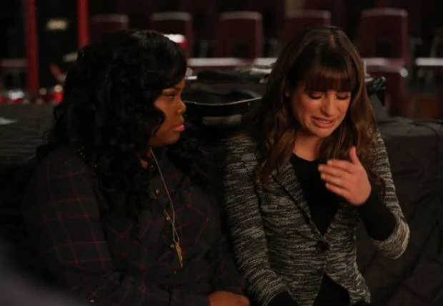 Glee: Mercedes tenta resgatar sonhos de Rachel