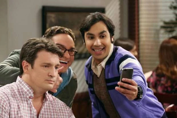 The Big Bang Theory: Raj e Leonard encontram Nathan Fillion