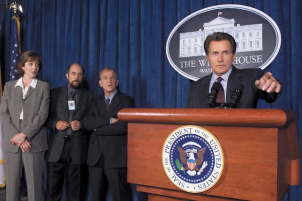 Flashback: Jed Bartlet enfrenta debate presidencial em West Wing