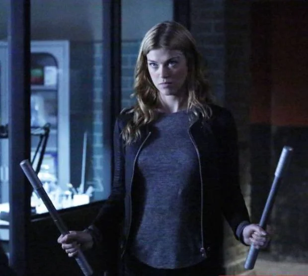 Agents of S.H.I.E.L.D: Bobbi e Mack revelam segredo para Lance