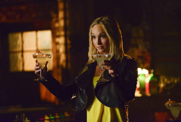 The Vampire Diaries: Caroline vive mudança de comportamento