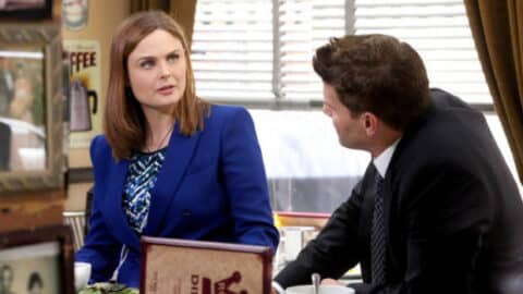 Bones: Brennan aprende a usar o Twitter