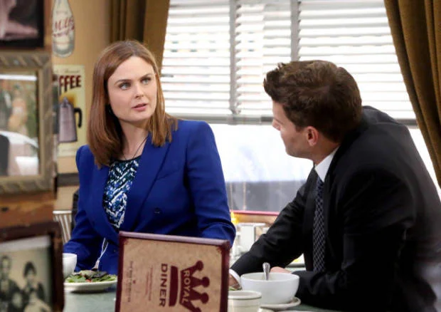 Bones: Brennan aprende a usar o Twitter