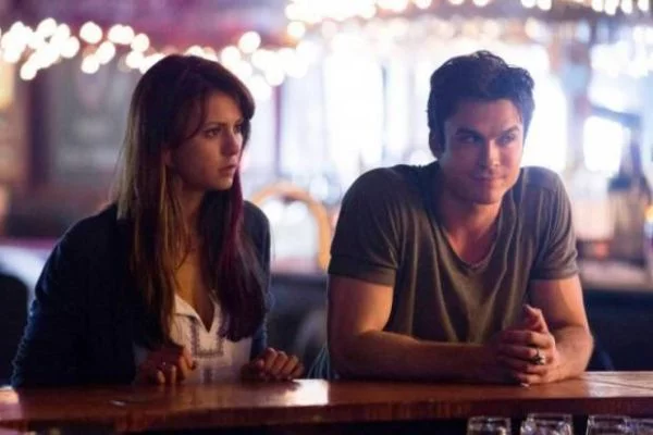 The Vampire Diaries: Alaric tem despedida de solteiro