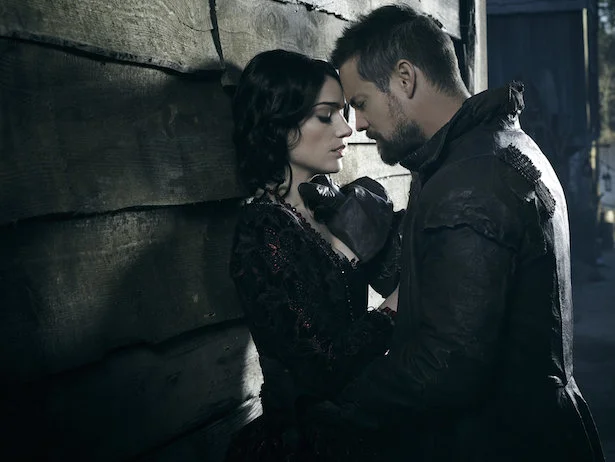 Salem: Tituba tenta fazer acordo com John Alden