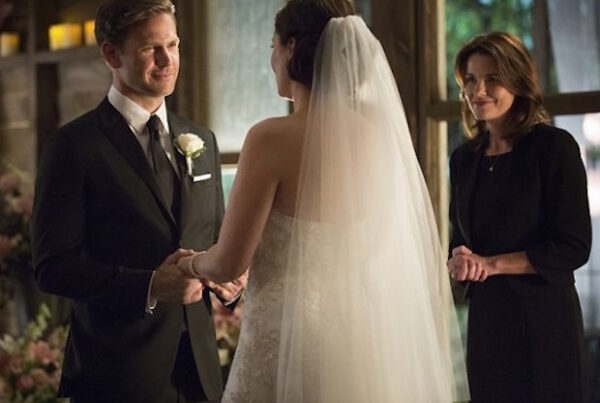 The Vampire Diaries destaca o casamento de Alaric e Jo