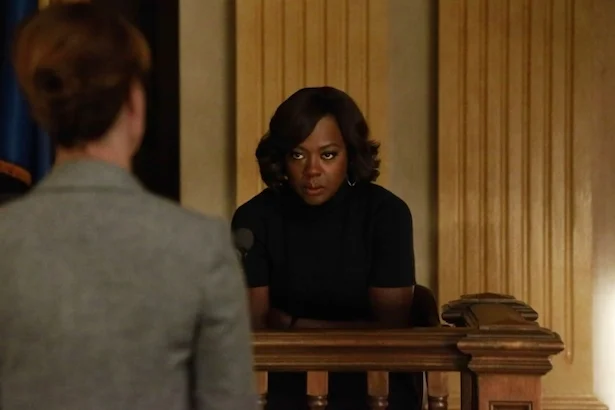 HTGAWM: Annalise é interrogada em audiência de Nate