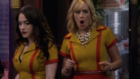 Caroline reencontra ex-namorado em 2 Broke Girls