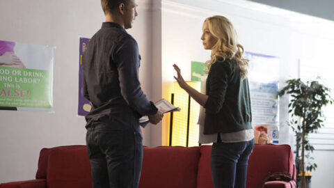 The Vampire Diaries: Caroline lida com Alaric e sua nova condição