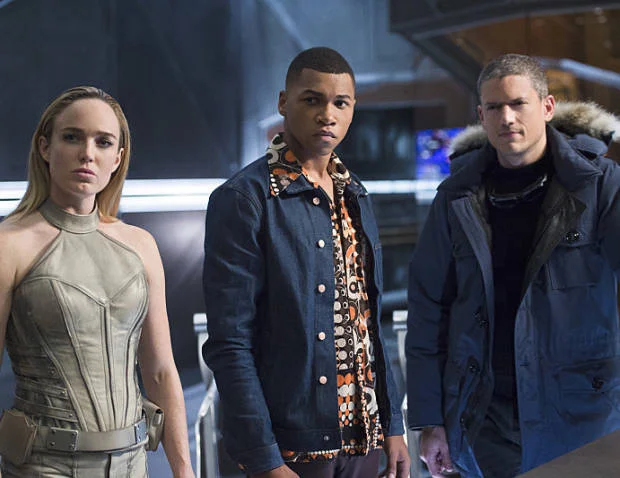 Legends of Tomorrow: Ray tem a sua armadura roubada