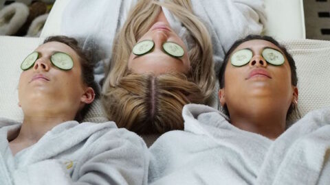 PLL: Spencer mostra interesse amoroso por Caleb