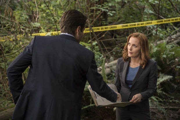 Arquivo X: Mulder e Scully procuram por monstro