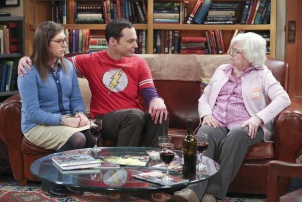 The Big Bang Theory: Sheldon apresenta Amy para a avó