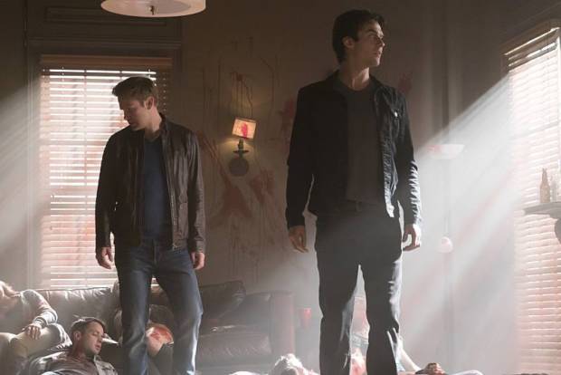The Vampire Diaries: Damon e Alaric caçam juntos