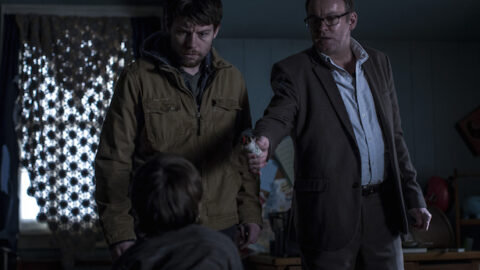 Outcast Outcast: episódio destaca fanatismo de Anderson