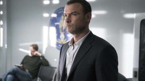 Ray Donovan 1 Ray Donovan visita jogador em Hollywood