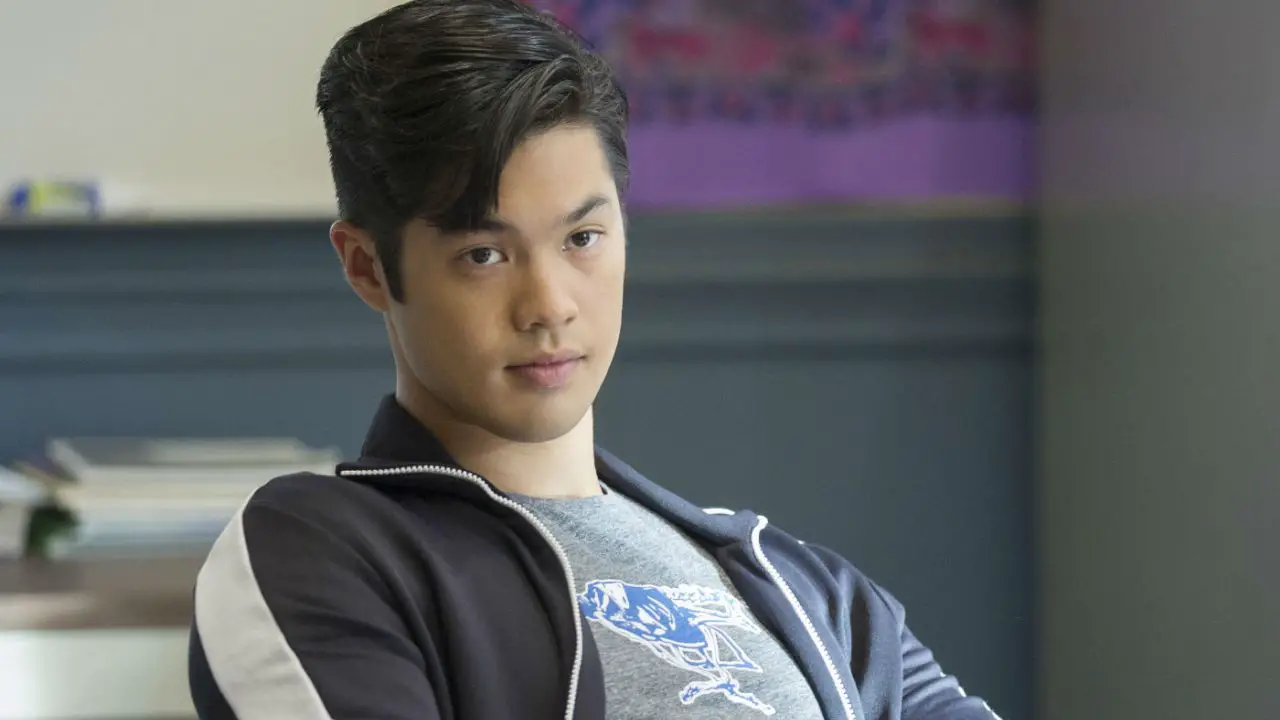 Ross Butler ganha papel na continuação de ‘Para Todos os Garotos que Já Amei’