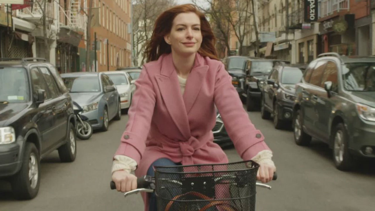 Anne Hathaway vive personagem com transtorno bipolar em nova série do Amazon, ‘Modern Love’