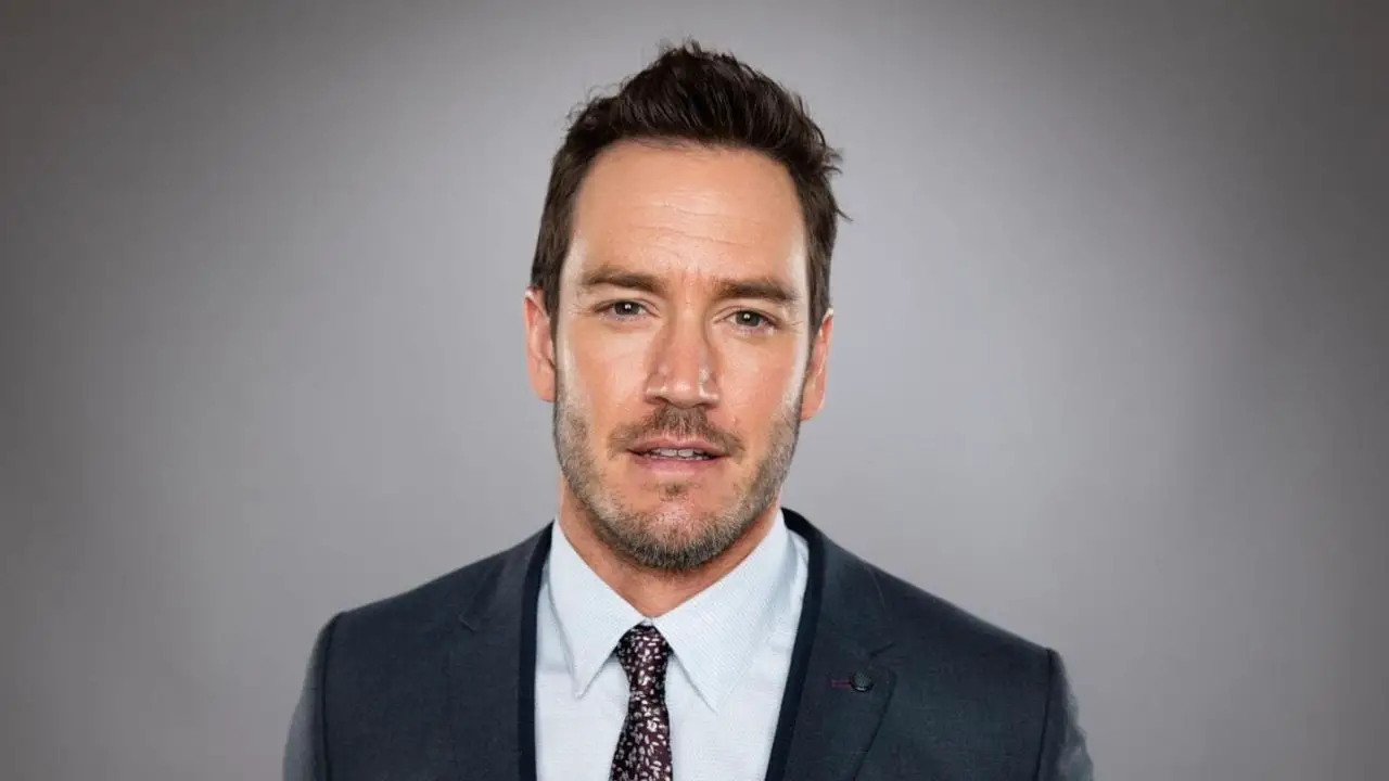 Mark-Paul Gosselaar é confirmado em reboot de ‘Uma Galera do Barulho’