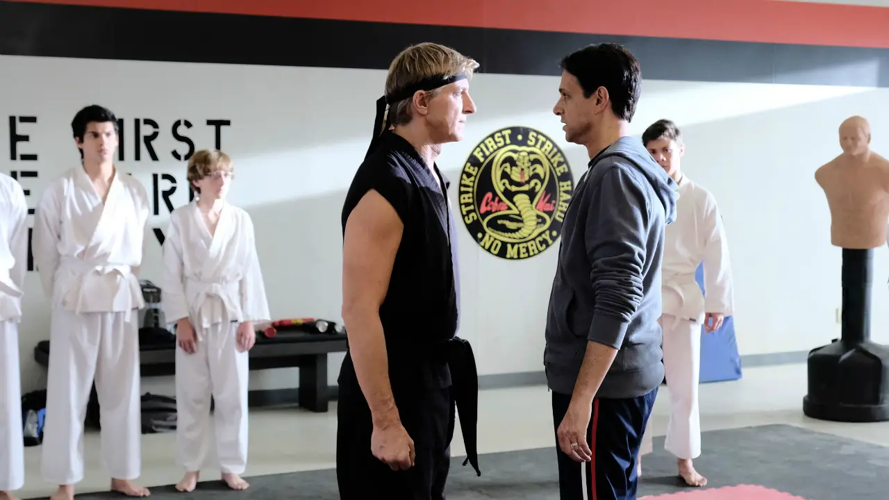 Quais personagens de ‘Karatê Kid’ participam da série ‘Cobra Kai’?