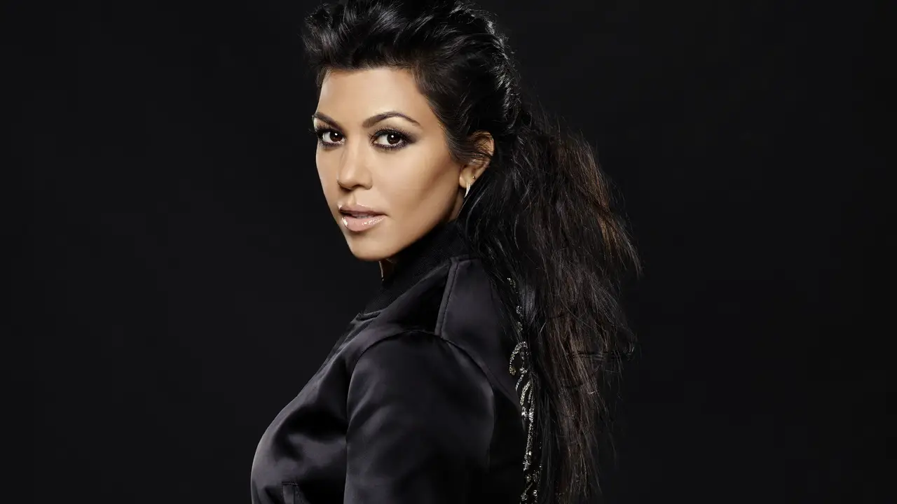 Após briga com irmã, Kourtney diz que não participa mais de ‘Keeping Up with the Kardashians’