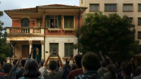 a mulher da casa abandonada