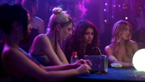 Euphoria E Salgue a Terra Atras de Voce 16 séries adolescentes imperdíveis para maratonar