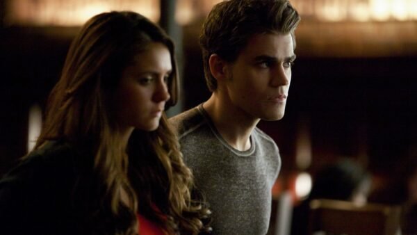 The Vampire Diaries Homem em Chamas 16 séries baseadas em livros que são um sucesso