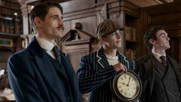 young sherlock "Parecia um tubarão": Max Irons revela comportamento de Guy Ritchie no set de 'Young Sherlock'