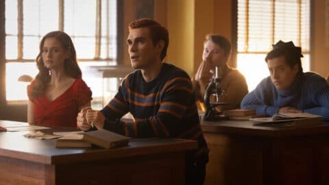 Riverdale Capitulo cento e vinte Educacao Sexual Songbird: K.J. Apa, de 'Riverdale', irá protagonizar filme sobre a pandemia