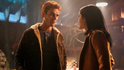 Riverdale Capitulo oitenta e sete Estranhas Parcerias Riverdale 5ª temporada: Archie volta para casa após sete anos (5x04)