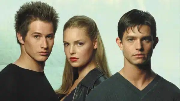 Roswell: o dia em que Liz e Maria seduziram alienígenas na série 1 roswell