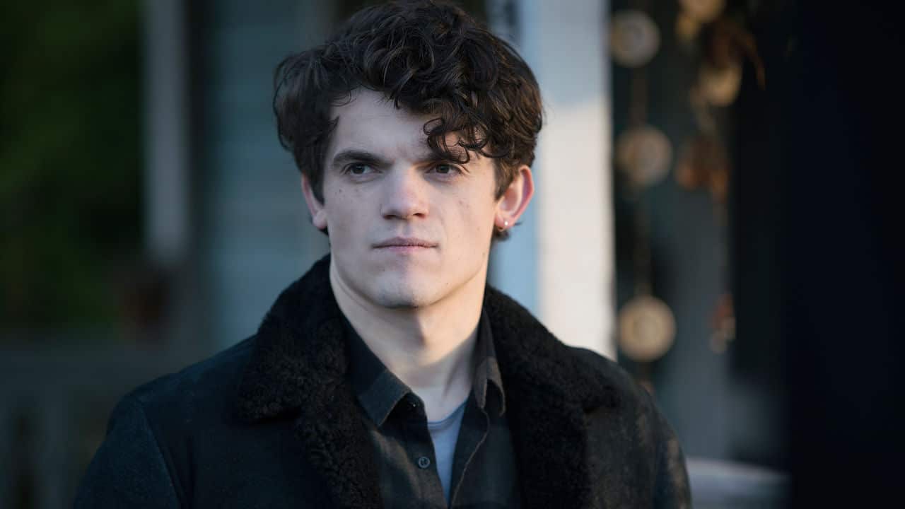 Nova série da BBC traz ator de ‘Sex Education’ como o jovem Hercule Poirot